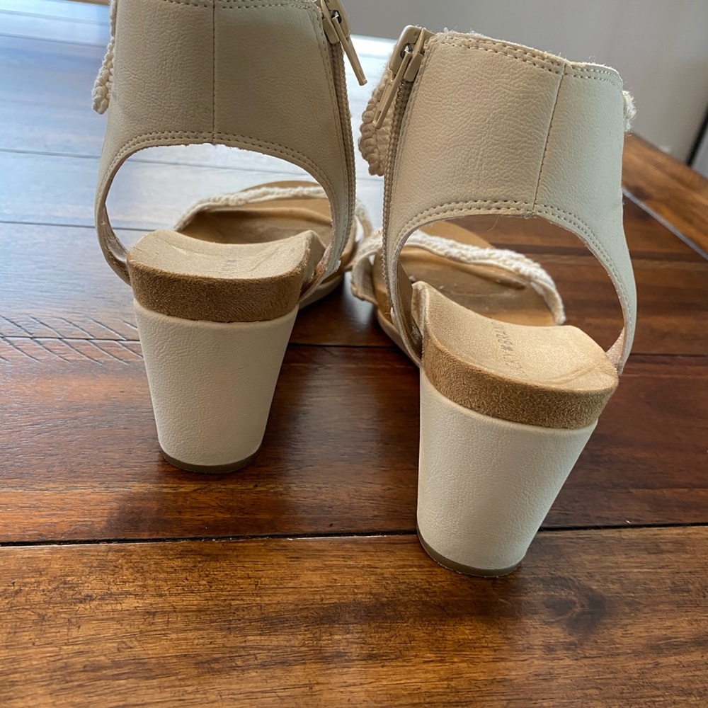 Lucky Brand Wedge Sandals - Picture 5 of 7